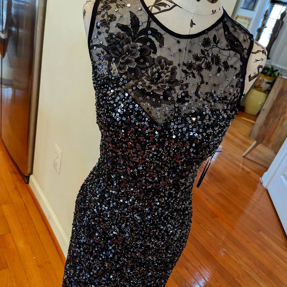 NWOT HOLIDAY GLAM! Evening dress,  size 8, by Guilia, sequins.
